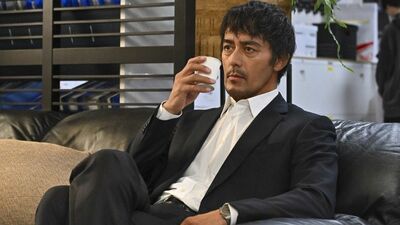 今夜の『キャスター』あらすじ。署長が警察の隠ぺいを内部告発するはずが…テレビ局内に内通者か。独自に暴行事件の真相を調べ始めると…<ネタバレあり>