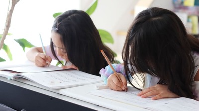 ＜生まれ月＞による学力差と＜家庭環境＞に関係はあるのか？出生月の偏りや親の経済状況を調査。結果は意外にも…