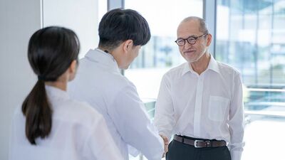 「退院させていただきました」「円満退職させていただきました」はへりくだりすぎ！？ただし何でもかんでもNGというわけではなく…