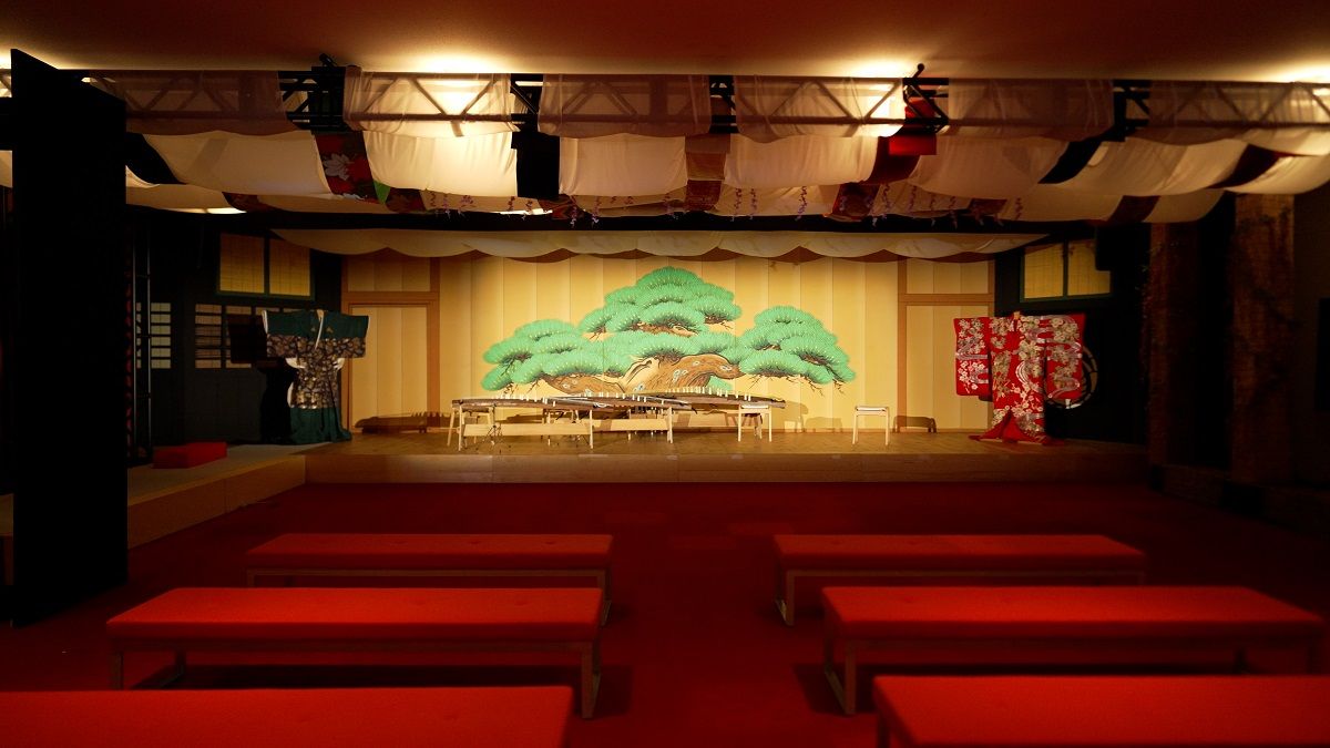 箏・尺八・津軽三味線の生演奏と和の世界体験。日本の伝統芸能を観て