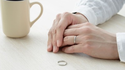 「家を売るから今月中に出て行ってほしい。でなければ…」夫から突然離婚を求められた50代女性。しかし、手帳に記された<決定的な証拠>が形勢を変えることに…