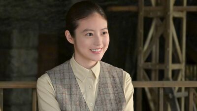 来週の『あんぱん』あらすじ。『ガード下の女王』こと薪鉄子を見つけたのぶと嵩。鉄子が向かった雑居部屋にいたのは…<ネタばれあり>