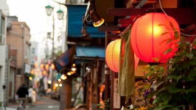定年退職して6年。夜中に目が覚め、お肌がかさつき、体力は落ち…それでも「60代はこれからだ!」と私に元気をくれたのは、ふと目にしたお店の名前