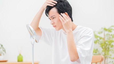 抜け毛、薄毛…＜髪が気になったら見直したい食習慣＞とは？医師「うどんはヘルシーなイメージがあるが、実は髪にとってはリスクが…」