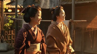 『ばけばけ』次週予告。顔をしかめるトキ。「わしの尻に火をつけちょくれ」と訴える司之介。阿佐ヶ谷姉妹演じる蛇と蛙は「のほほん暮らし」を提案するけれど…