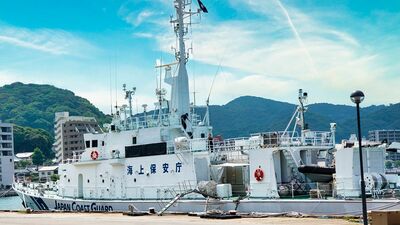 沖縄県の尖閣諸島周辺で、日々中国の脅威に対処する海上保安庁。海上自衛隊との連携も含め、日本の海の安全をどう守るのか