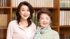 秋吉久美子×下重暁子『母を葬る』　2人が語る母親との関係。秋吉「母は家庭内キャリアウーマン、お手製ジャムに洋服も仕立てて」