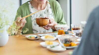 「同じものばかり食べて栄養が偏る」「料理が億劫に」そんなシニア世代におすすめ、管理栄養士が教える《冷凍食品》活用術