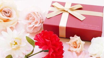 もらって嬉しい母の日のプレゼントは？「お花」「手紙」「手作りご飯」。小学生までのダントツ１位は？