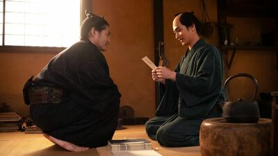 次回『べらぼう』あらすじ。『一目千本』の成功で次なる一手を打つ蔦重だったが、自身の知名度の低さで苦戦を。一方、賢丸は養子の件を撤回するため…＜ネタバレあり＞