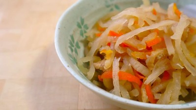 曽野綾子「私の手抜き料理」旅館の大女将さんが、素人としての自由な料理の姿勢を教えてくれた