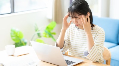 メールやSNSで〈頭だけ酷使する〉生活は、いつも自律神経のアクセルを踏んでいる状態に。小林弘幸「交感神経が過剰なほど優位なままとなり、やがて…」