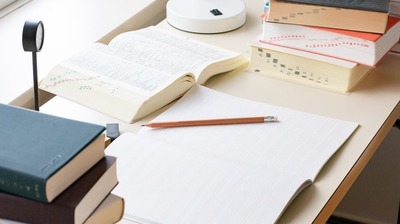 和田秀樹「ある研究で知的レベルの高い人のほうが長生きすることが判明。定年から4年後の死亡率が高卒より大卒のほうが高いワケは…」