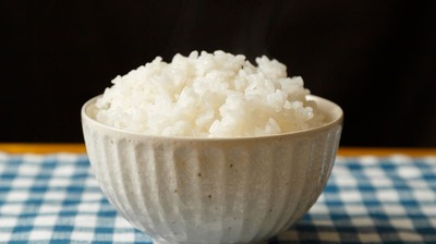 コレだけでごはんが炭水化物から食物繊維に変身？専門医「秘密はレジスタントスターチという成分に…」血糖値も腸も整う＜冷やごはん＞健康法