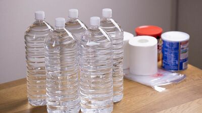 大人1人に必要な水の備蓄量は９リットル！賞味期限が切れた水は飲んでいい？「ローリングストック」で備蓄品を常に新しく