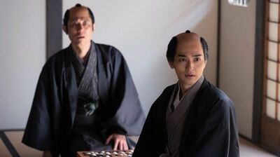 ＜お前は何者だ？＞『べらぼう』次回予告。「斬りかかる！」と屈辱に震える定信。ようかんを口にする家斉をじっと見つめる治済。最後に治済らしき人物が能面を外すも、その表情は…