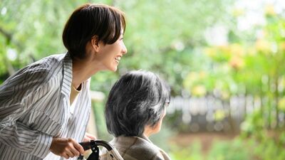 【年末年始特集】知っておきたい事実、施設を選ぶポイント、著名人の体験談…。今年反響の大きかった「介護」記事を3本まとめ読み！