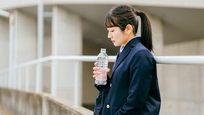 思春期の不登校や引きこもりは病気が絡んでくることも。家族から見える症状や診察の目安は？