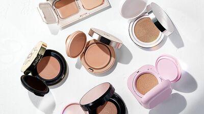 手を汚さず、素早く簡単に自然な美肌に。軽い仕上がりが魅力のクッション＆エマルジョンタイプファンデ6選
