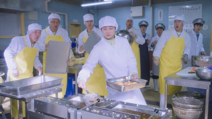 小池栄子主演『ムショラン三ツ星』初回あらすじ。男子刑務所の管理栄養士に転職した葉子。受刑者たちに直接指導することになり…＜ネタバレあり＞