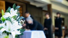 義父の納骨で見た、衝撃の風習に生理的拒否感が。実家の墓に入りたい夫と別に、私は先に逝った愛犬と共に入れるお墓を探して…【ルポ・終活】