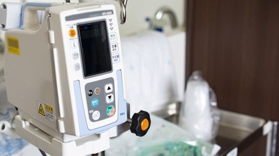 医者の社会はピラミッド型の＜タテ社会＞。助教になれたら身分が安定するが、正社員にはきっちり決まった定員があって…