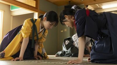 今夜最終回『ちはやふる-めぐり-』あらすじ。王者・瑞沢との再戦の読み手は元顧問の奏!瑞沢OBも思わず聞きほれる中、全国へ進んだのは…<ネタバレ>