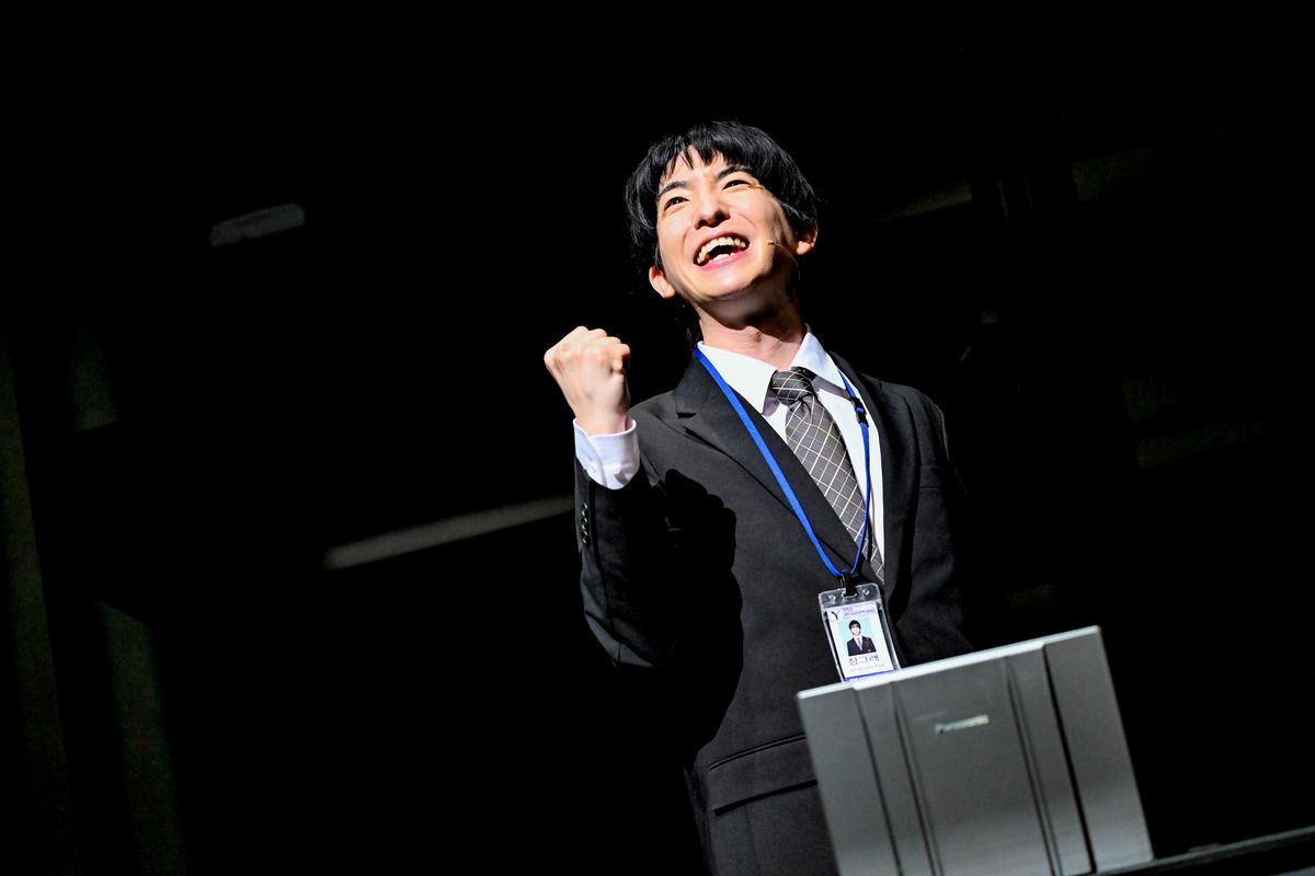 チャン・グレ役：前田公輝さんの舞台写真