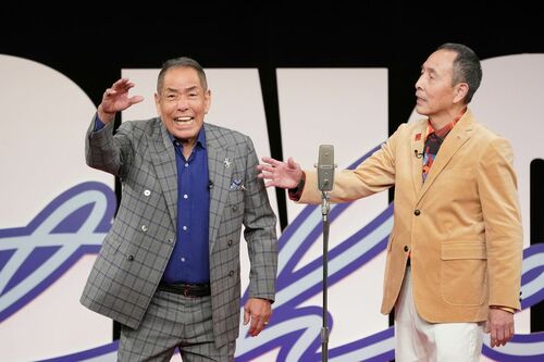 漫才をするザ・ぼんち