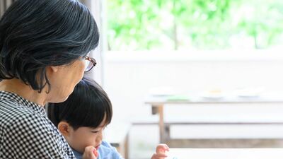 5歳の幼児教室から始まった、孫と私の塾通い。見事難関中学に合格し、私は12年の育バア生活卒業に