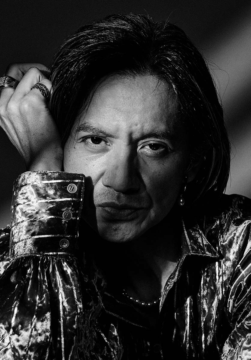 元・男闘呼組 岡本健一「偽スカウトを経て中3で芸能界へ。17歳で母を