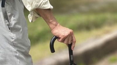 「難病と闘う日々は苦しく辛い。でも…」72歳でALSの宣告。歩くこともしゃべることもできなくなっていくなか、「生きるしかない」と腹を括った
