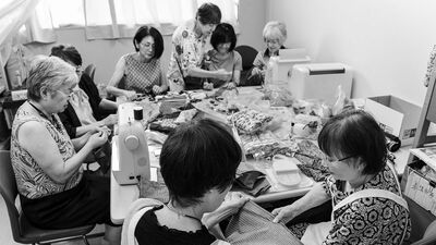 回収した着物を補修、再生。九條邦子さん82歳「これまでに作った布草履は1600足。売上の寄付先、回収を手伝う中高生、活動を通じて世界が広がって」