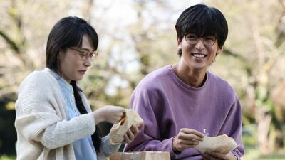 日曜劇場『ザ・ロイヤルファミリー』第5話あらすじ。隠し子が発覚した耕造。内心穏やかではない妻・京子はある行動に。そんな中、ホープと騎手の隆二郎はダービーへの出走を決める…＜ネタバレあり＞