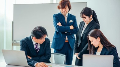 いつも頼りにされていたはずが、ある日突然「老害」扱いに…。長く支持されるために大切なことは？