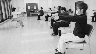 転ばない身体はどう作る?体力測定、ストレッチ、筋肉トレーニング…自治体の転倒骨折予防教室を体験してみたら