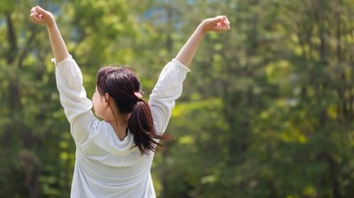 筋肉の疲労回復に大きな効果を発揮する「静的ストレッチ」とは？＜正しい筋肉の伸ばし方＞をスポーツトレーナーが伝授