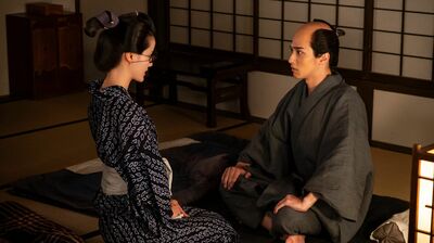 <お口巾着で!>『べらぼう』お腹の子を前に、言葉にせずとも通じ合う蔦重とてい。微笑みあう二人を見て視聴者「久々!」「夫婦揃って巾着かわいすぎか」「無事に生まれてほしい…」