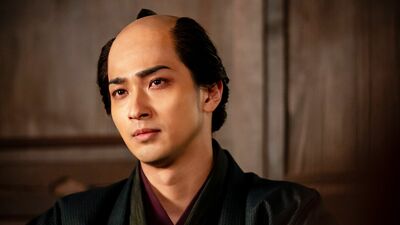 『べらぼう』次回予告。＜時が…来た！＞天を仰ぎ不気味な笑顔でつぶやく治済。一方、ついに蔦重から起用された歌麿の絵は、なぜか墨で塗りつぶされていて…