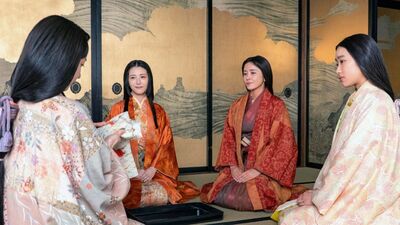 ＜小袖の柄が…＞『豊臣兄弟！』織田家当主となった三法師。羽柴家の女性たちが仕立てた祝いの着物をよく見ると…「血痕かと思った」「じわじわ怖い」と驚きの声
