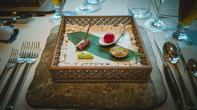 素敵なお店の肝はサービススタッフ。イタリアンはミュージカル、フレンチはオペラのように演出。優れたサービス人は得てして“人たらし”