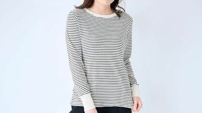 1枚であたたかい綿100％インナー「Hotcott®（ホットコット） きこまぬコットンクルーネック長袖Tシャツ（オフホワイト×ブラックボーダー）」を計4名様に