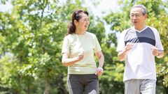 片足で何秒立てる？「開眼片足立ちテスト」であなたの＜血管・骨・筋肉＞の衰えをチェック。100歳まで動ける体を作るのに大切な3つのポイント