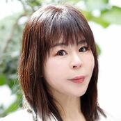 高殿円