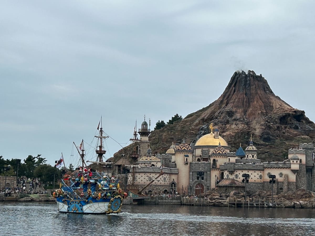 おばさん2人でクリスマスの東京ディズニーシーへ!水上のサンタ おばさん2人でクリスマスの東京ディズニーシーへ!水上のサンタ