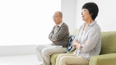 住み慣れた東京を離れ、70代義母の近くに住みたい夫。持病があり、病院も仕事も変えたくない私に「好きな場所に住んでいいけど生活費は出せない」と告げ…