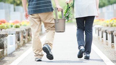 今まで数年に一度ぐらいしか行っていなかったお彼岸のお墓参り。今年行ってみると、不思議なことが…