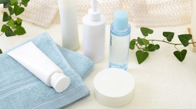 「私がおじさんでもこれは買わない」スキンケアに目覚めた息子と夫のために向かったドラッグストアの男性化粧品売り場で感じたことは…