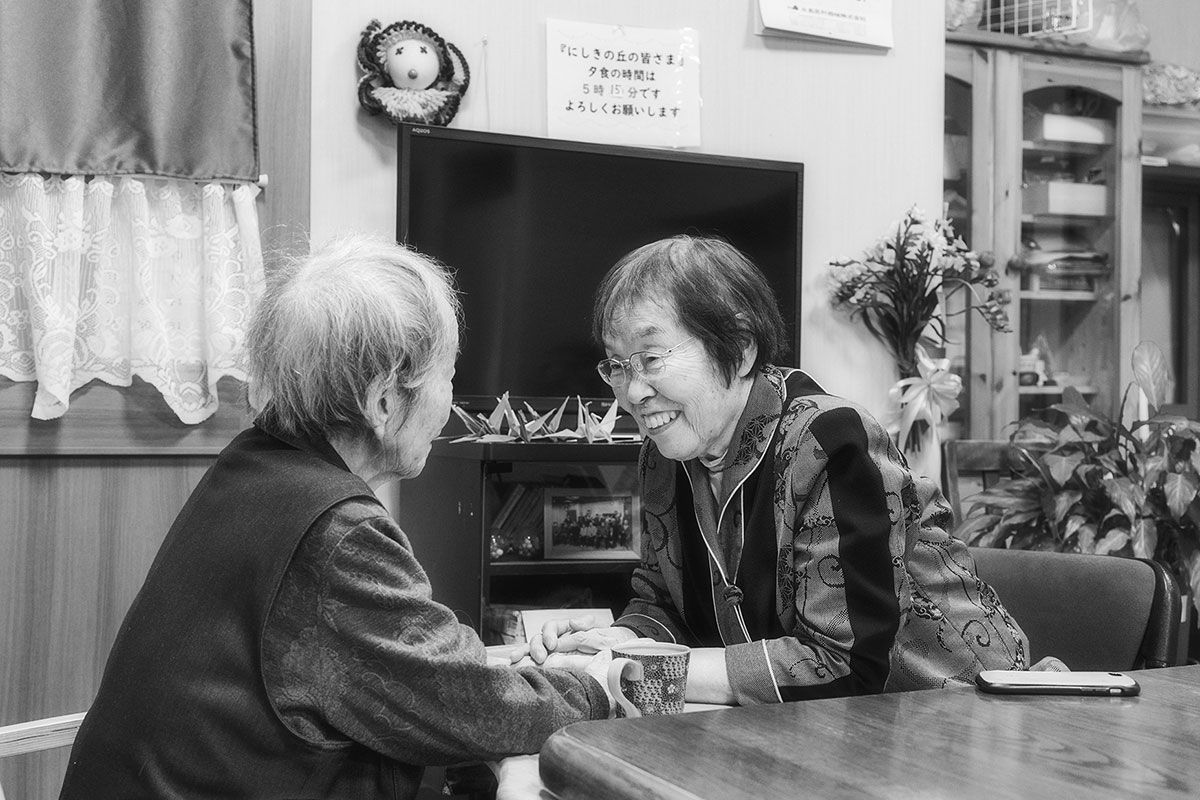 83歳のパワフル訪問看護師。看護学校教員として1000人以上の看護師を 83歳のパワフル訪問看護師。看護学校教員として1000人以上の看護師を
