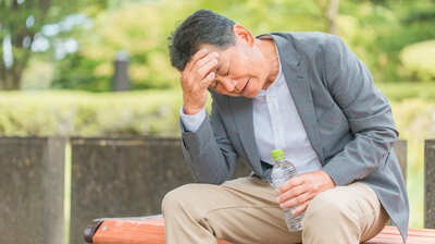 1500人の老人に聞いた「人生でもっとも後悔したこと」キャリア選択の未練を答える人が多い理由は…